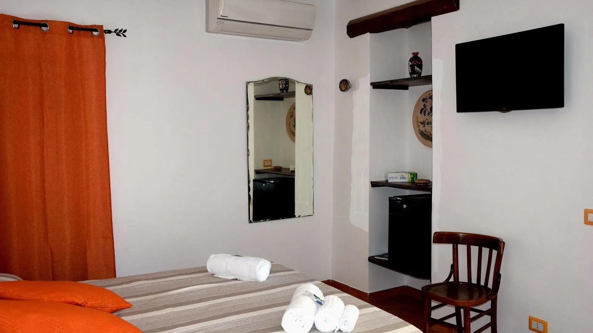 La Casa Del Geko Bed & Breakfast Cefalu Italy